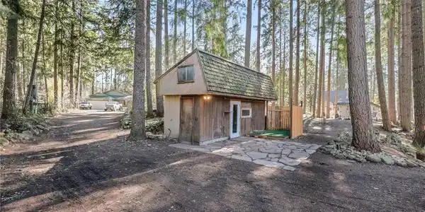 18233 Suncrest SE