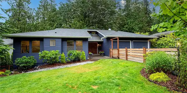 1496 Glencove