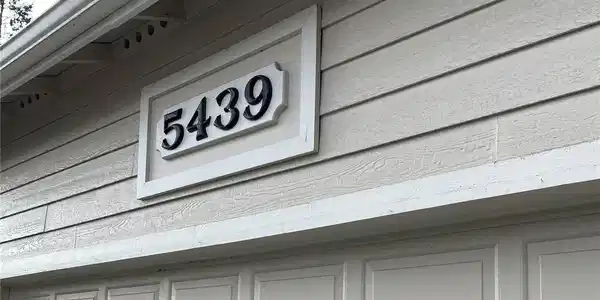 5439 Foxglove SE