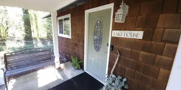 5641 Lake Saint Clair SE