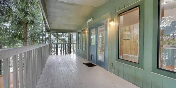 17906 Clear Lake SE