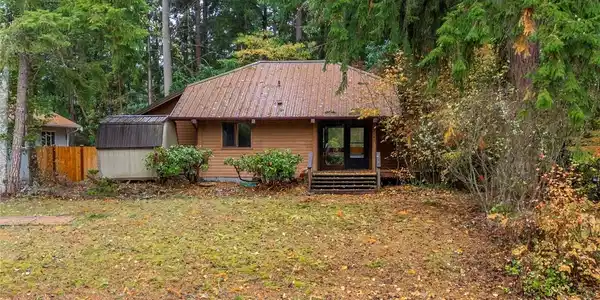 22145 Clear Lake SE