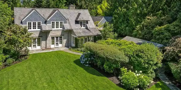 8106 Overlake W