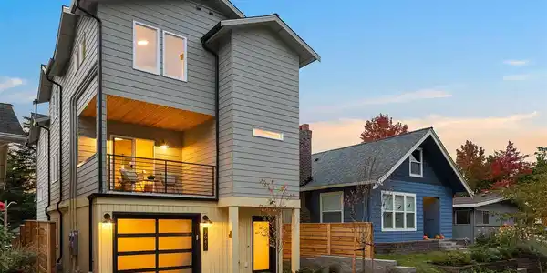 7045 16th NE