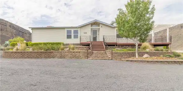 32069 Lakeview NE