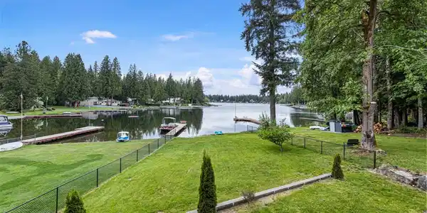 31633 Lake Morton SE