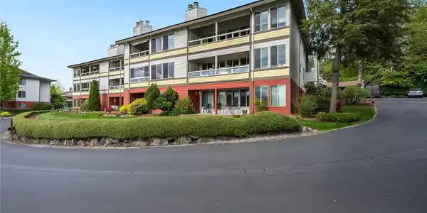 23505 Lakeview