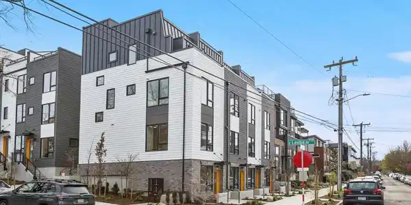2372 Franklin E