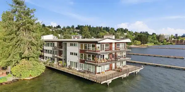 6201 Lake Washington Blvd NE