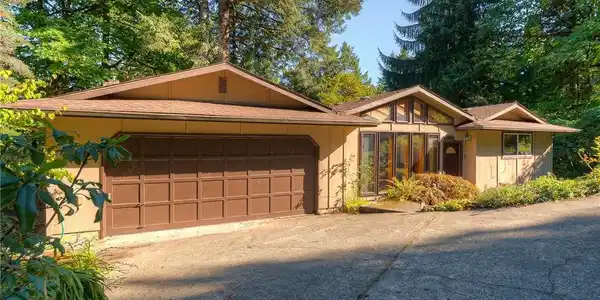 2206 Rimrock Court SW