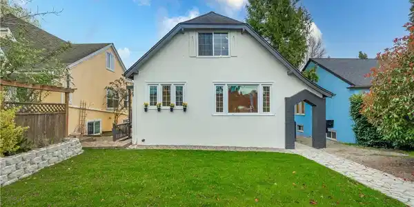 7838 Lake City NE