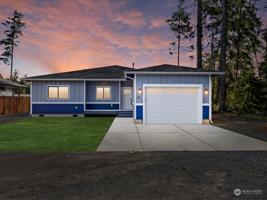 281 Pearsall SE