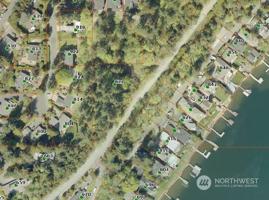 821 Lake Sammamish NE