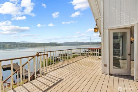 1308 Lake Sammamish NE