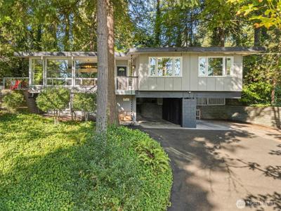 486 Lake Louise SW