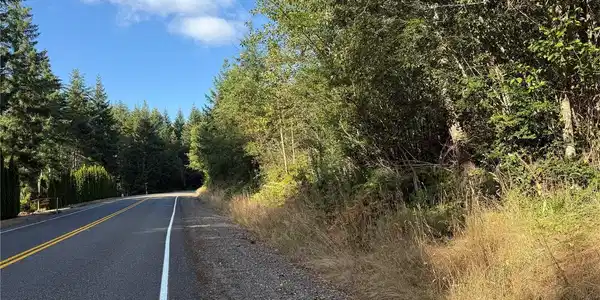 1 Lot Rasor (& E. Trails End)