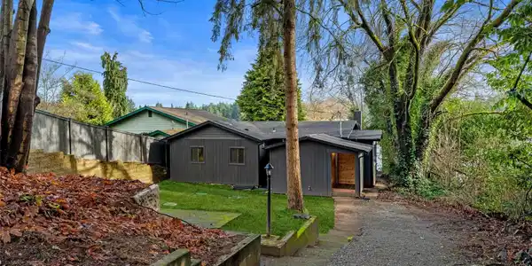 5218 Pattison Lake SE