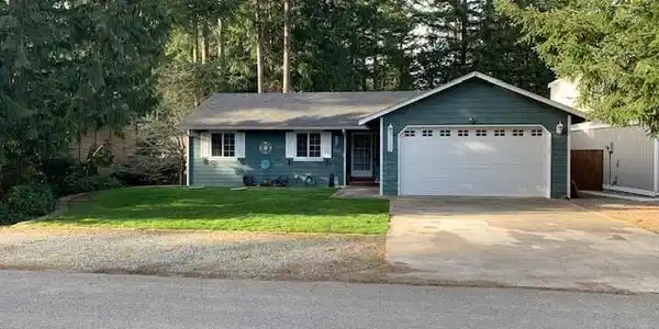 7932 Auklet Drive SE