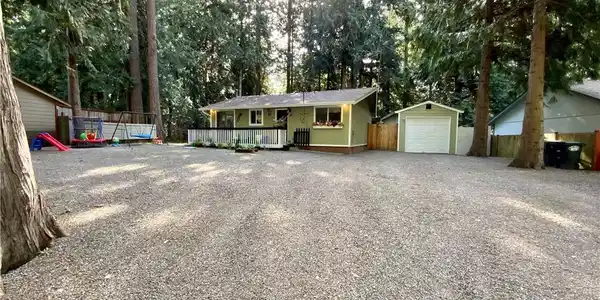 21843 Crest Lane SE