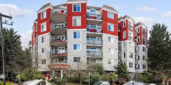232 Belmont E