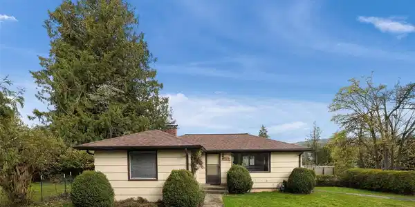 4447 Lakeway