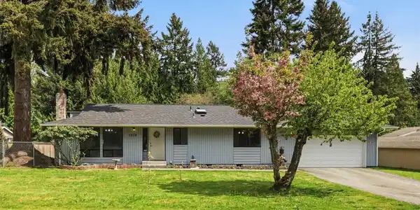 7218 194th E