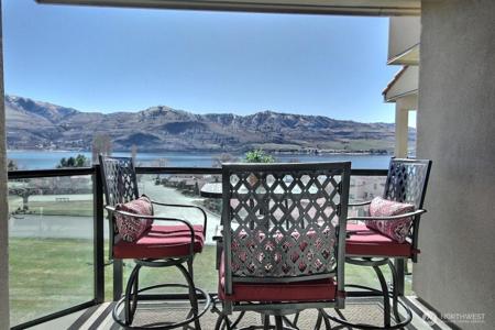 100 Lake Chelan Shores