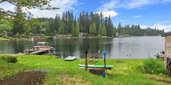 2702 Middle Shore