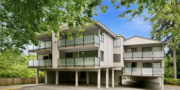 321 Bellevue SE
