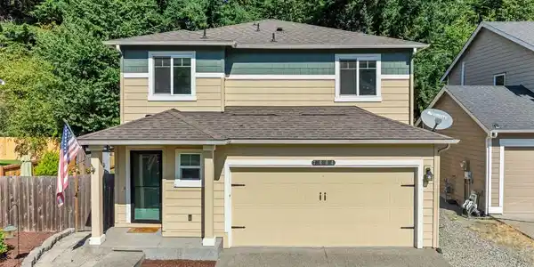 7604 Brianna SE