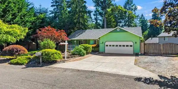 3930 Oxford Loop SE