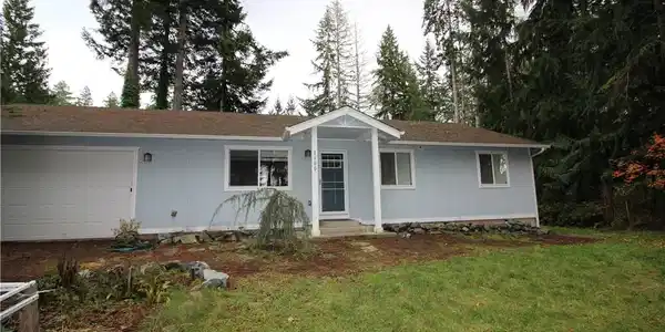1100 E Timberlakes Drive E