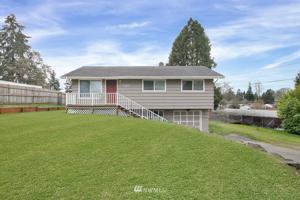7902 Fairway Drive SW