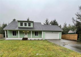 667 Woodland NE