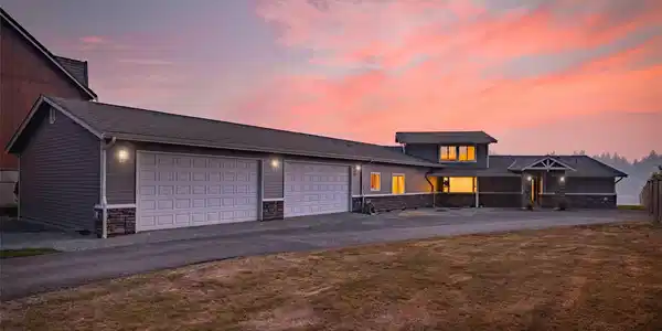 5118 218th E