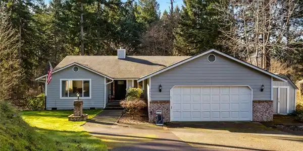 6801 183rd E