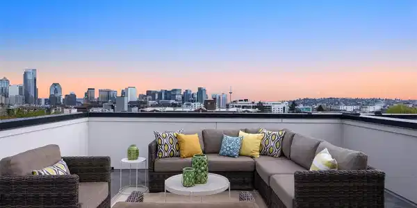 1321 Denny
