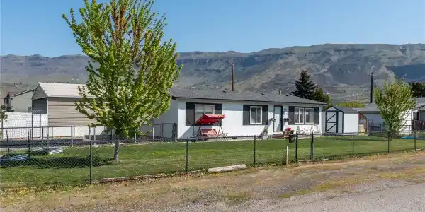 105 3rd SW