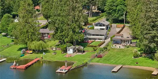 31025 Lake Morton SE