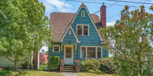 8248 16th NE