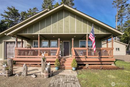 247 Fisher NE