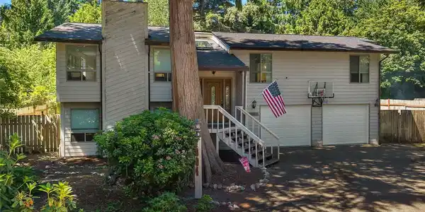 7004 Alderwood SE