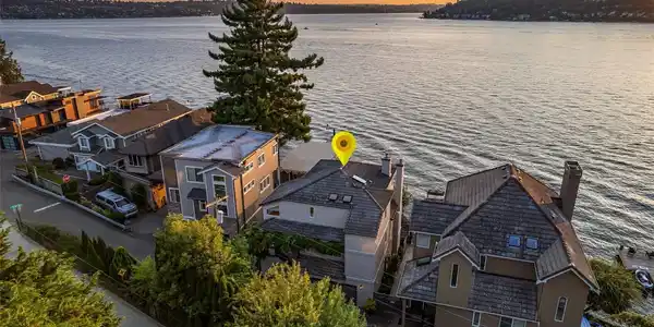 3711 Lake Washington N