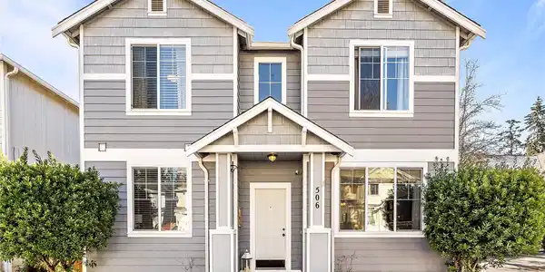 506 28th SE