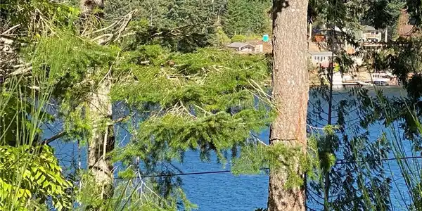 1132 Summit Lake Shore