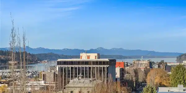 1018 Capitol S
