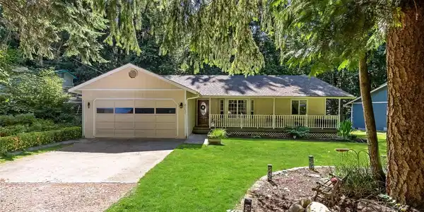 21827 Crest SE