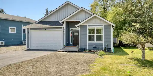 791 Falls Of Clyde SE