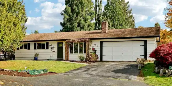 1225 Hillcrest