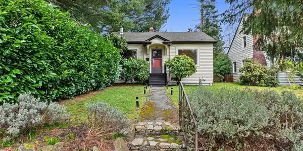 8820 12th Avenue NE